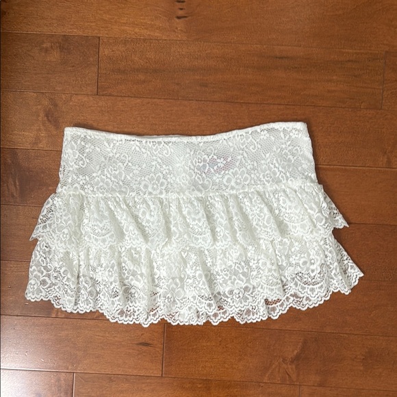 White Lace Mini Skirt - Picture 3 of 5